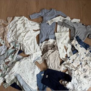 Newborn baby clothing bundle